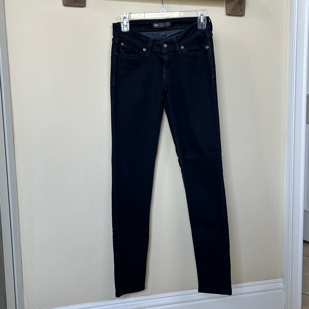 NWOT Levis dark rinse skinny jeans
